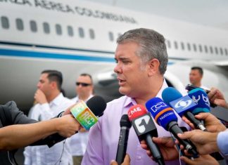Presidente de Colombia acusa a Nicolás Maduro de entregar armamento, dinero y apoyo al ELN
