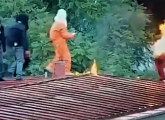 Unos 50 encapuchados tiraron bombas molotov en interior de liceo emblemático de Chile