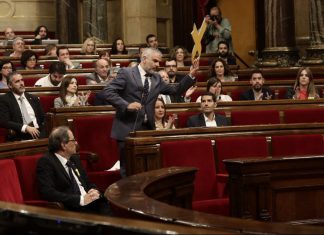 Carlos Carrizosa acusa a Quim Torra de “ignorar” la fuga de empresas desde Cataluña
