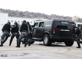 La oposición venezolana está en “resistencia” entre cientos de arrestos y persecución, dicen expertos