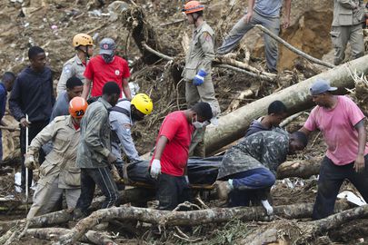 01-09-58-_petropolis_chuvas_tnrgo_abr_1602220710