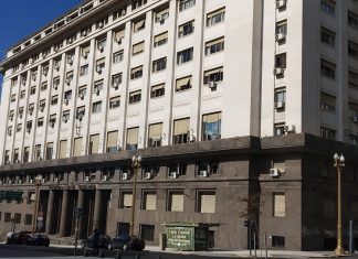 Argentina anunció el fin del cepo cambiario a partir del lunes y dieron detalles sobre el acuerdo con el FMI