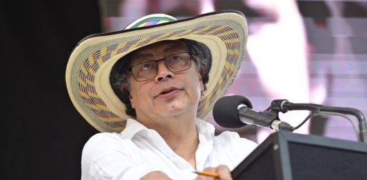 Gustavo Petro ordena a militares no organizar posesión del próximo presidente de Colombia, Abelardo de la Espriella