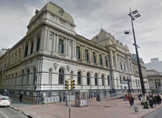 “Licenciade”: universidad uruguaya aprueba opción no binaria en la expedición de títulos