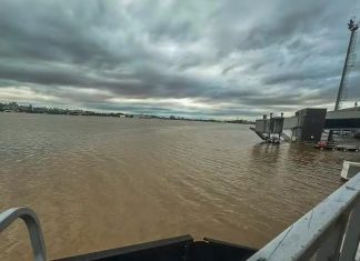 Inundado: Aeropuerto de Porto Alegre permanece cerrado indefinidamente, tras el avance del agua
