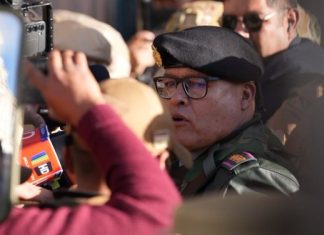 Varios tanques y militares fuertemente armados intentan ocupar sede del gobierno de Bolivia