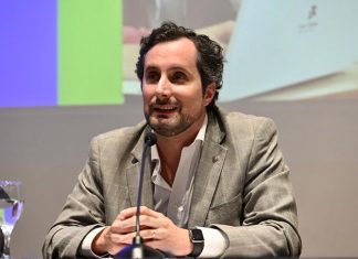 Director Nacional de Educación de Uruguay habla sobre críticas al bono educativo