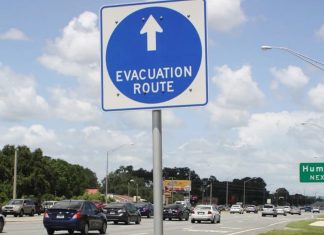 EEUU: Florida se prepara para la mayor evacuación obligatoria ante la llegada del huracán Milton