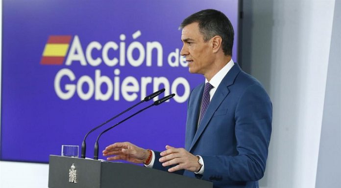 El escudo digital de Pedro Sánchez; prohibirán acceso a redes sociales a menores de 16 años: ¿Protección al menor o doble vara ideológica?