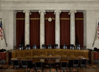 EEUU: La Corte Suprema levanta prohibición y permite a Trump continuar con deportaciones masivas de extranjeros