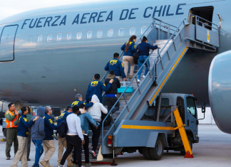 86 migrantes son expulsados de Chile en un vuelo comercial con destino a Bolivia y Colombia