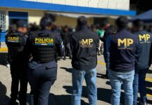 Detienen a 23 guardias penitenciarios por ayudar a la fuga de cabecillas de la pandilla Barrio 18 en la cárcel Fraijanes II en Guatemala