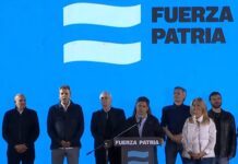 Axel Kicillof acompañado de las “caras de la derrota” ignoró enojado a los argentinos que le dieron el triunfo a Milei en las elecciones legislativas