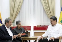 Maduro pierde otro aliado: el impacto de la derrota de Gonsalves en San Vicente y las Granadinas