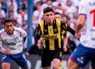 Los errores de los árbitros y del VAR que perjudicaron a Peñarol en las finales con Nacional: un claro penal no cobrado que pudo incidir en el cotejo