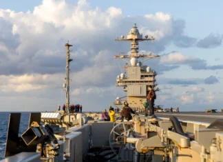 El encendido del Transpondedor del USS Gerald R. Ford en el Caribe : un mensaje de presión al régimen de Maduro