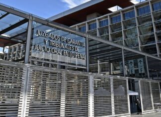 Justicia chilena condena a 17 años de cárcel al exdirector de la Policía de Investigaciones, Héctor Espinosa por malversación y lavado de activos