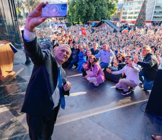 Aplastante triunfo del derechista José Antonio Kast ante la comunista Jeannette Jara en las elecciones presidenciales de Chile