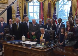 El “abrazo del oso” de Trump: La sutil demolición del chavismo a través del elogio (Video)