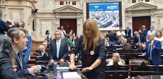 Golpistas: el kirchnerismo y la izquierda intentaron suspender con violencia el debate por la reforma laboral en el Congreso