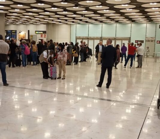 España: La Policía Nacional advierte de la activación de rutas migratorias tras el anuncio de Pedro Sánchez de regularización masiva de extranjeros