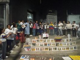 Familiares de presos políticos siguen esperando en vigilia la libertad de sus seres queridos mientras el régimen chavista demora las excarcelaciones