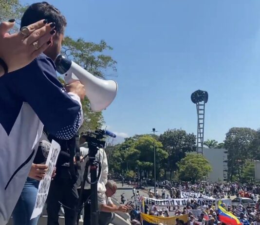 Estudiantes venezolanos protestan y retoman las calles en todo el país: «Nos estamos quitando las cadenas del 28J» (Video)