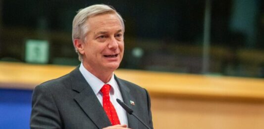 Presidente José Antonio Kast comunica a Bachelet el retiro del apoyo del gobierno chileno a su postulación como secretaria general de la ONU
