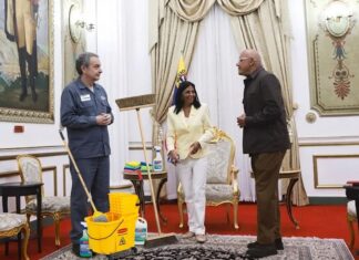 Zapatero nunca ha dejado de ser el limpiador del régimen chavista: Tras ser sirviente de Maduro ahora trata de lavar la imagen de Delcy Rodríguez y su hermano