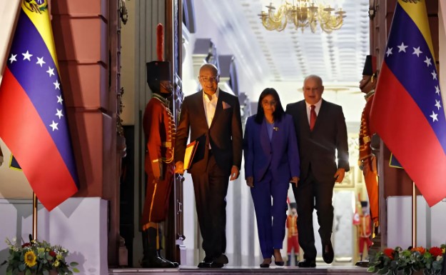 El “Beso de Judas” de Washington: El juego psicológico que acorrala a los hermanos Rodríguez en Venezuela