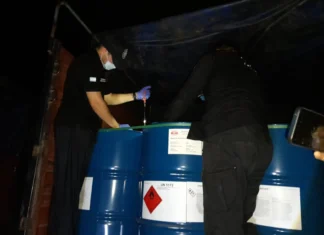 Incautan en Argentina 35 toneladas de precursores químicos que partieron desde Uruguay con destino a Bolivia