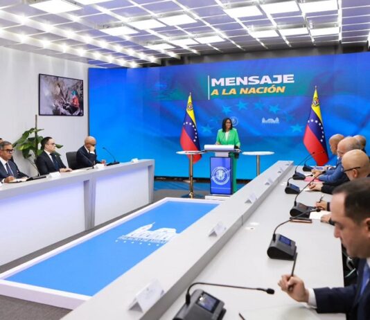 El vacío de la autocrítica: Delcy Rodríguez admite «errores» sin ofrecer soluciones estructurales, acompañada por Diosdado Cabello