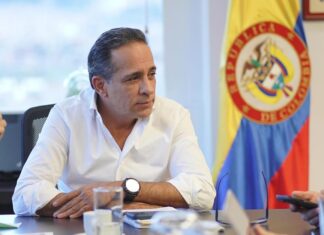 Violento ataque al convoy del senador colombiano Alexander López: denuncian intento de secuestro en el Cauca