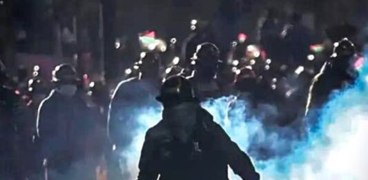 Máxima tensión en Bolivia: Violentas protestas en La Paz con aliados de Evo Morales que exigen la renuncia del presidente Rodrigo Paz