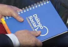 El diálogo que habla solo