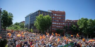 Masiva manifestación en Madrid exige la dimisión de Pedro Sánchez y elecciones anticipadas (Video)