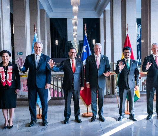 Chile, Perú, Argentina, Bolivia y Ecuador acuerdan acciones medibles contra el narcotráfico y las mafias tras suscribir el “Compromiso de Santiago” en materia de seguridad