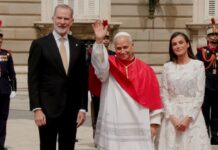 El Papa León XIV inicia su visita histórica a España con un llamado a la unidad frente a la polarización política
