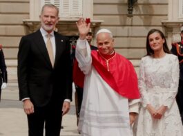 El Papa León XIV inicia su visita histórica a España con un llamado a la unidad frente a la polarización política (Video)
