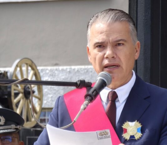 El ministro de Defensa de Bolivia afirma que las protestas tienen vínculos con el crimen organizado y el narcotráfico