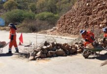 Ejecutan plan de limpieza y reconstrucción de carreteras tras disminución de bloqueos en Bolivia