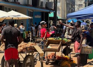 El laberinto de la supervivencia: venta callejera y apagones marcan el día a día de los más carenciados en Cuba