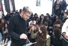 Café con trazos: El arte de exagerar bien