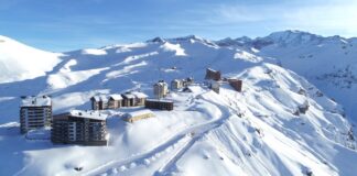 Escándalo en centro de esquí chileno Valle Nevado: brasileña acusa agresión e insultos racistas de instructor argentino. “Me llamó mono”