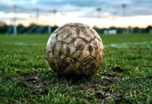 La gran diferencia en el fútbol: ¿Camisetas con alma o peinados para la foto?