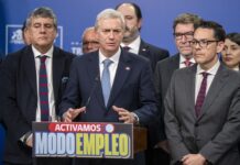 Subsidios, empleos temporales y obras urbanas: las claves del nuevo plan laboral del Gobierno de Chile