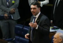 La Fiscalía General de Brasil solicita que Flávio Bolsonaro sea interrogado en relación con las presuntas calumnias contra Lula