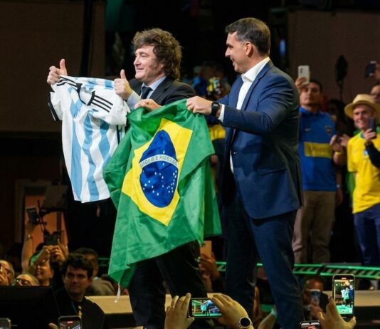Javier Milei apuntó contra el Foro de São Paulo y cargó contra Lula da Silva en un duro discurso en Brasil