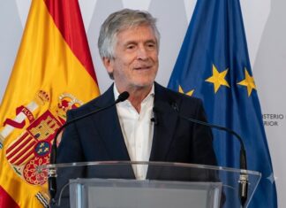 Gobierno de España eleva a 72.000 la cifra de entradas irregulares en Ceuta, no refuerza las fronteras e inmigrantes convocan a nueva avalancha sobre Ceuta