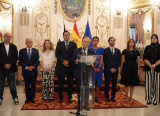 Ceuta vive horas de extrema incertidumbre entre críticas a la inacción del Gobierno de Pedro Sánchez